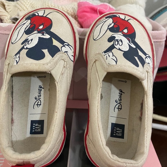 Bundle of 5 pair of baby shoes size 5 - Picture 9 of 14